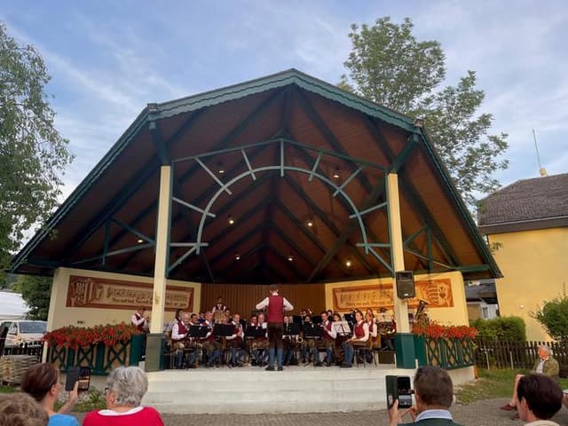 Večerní koncert hudební kapely Weyregg