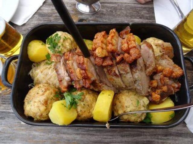 Bratl Sonntag im Hotel-Restaurant Stefanihof