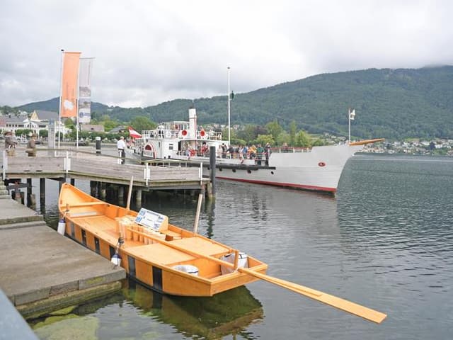 Historischer Salzweg-Schifffahrt mit dem Raddampfer Gisela