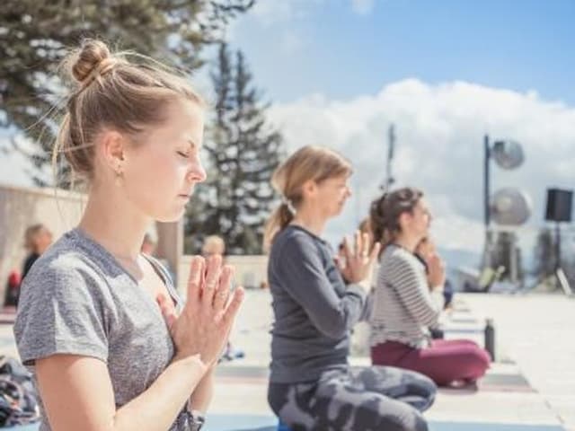 Pop Up Yoga am Zwölferhorn