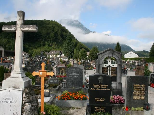 Führung durch den Bad Ischl Friedhof mit Katharina Steinkogler
